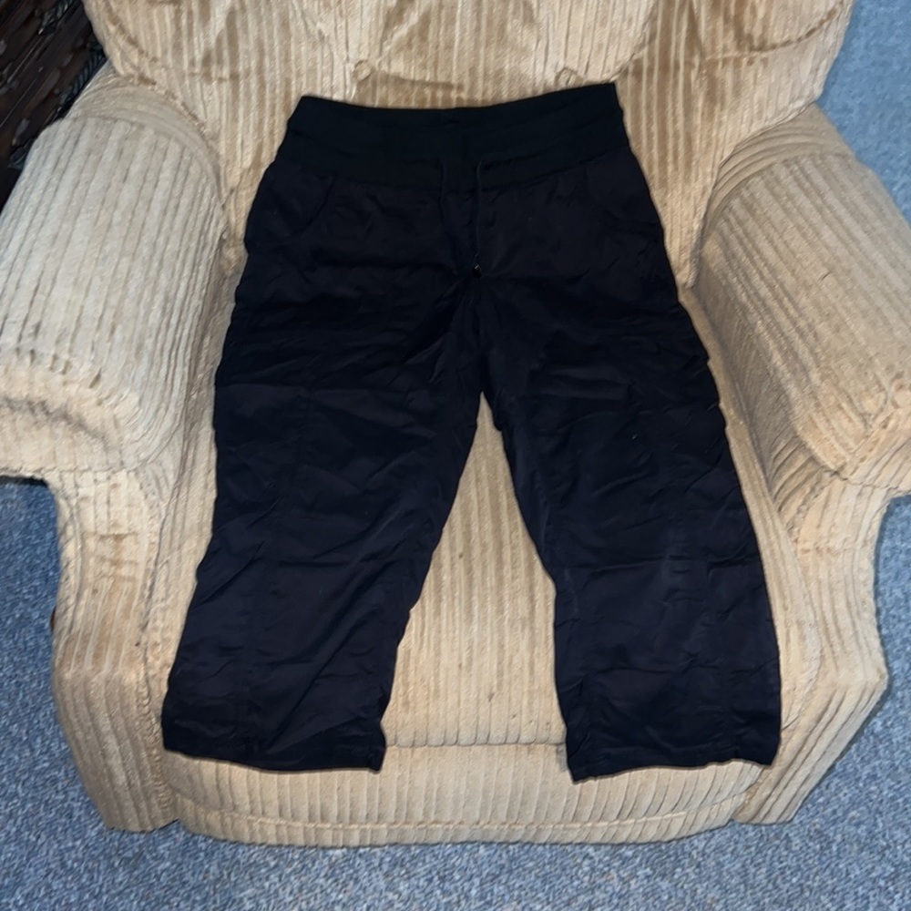 Gently Used The North Face Aphrodite Capris - PRICE FIRM